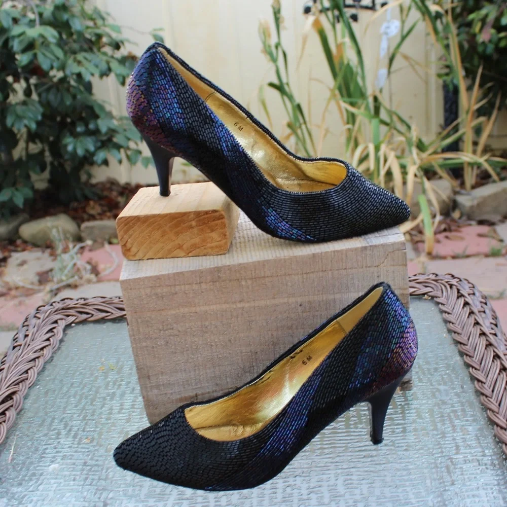 Retro J. RENEE Iridescent Indigo Beaded Heels 👠🦋